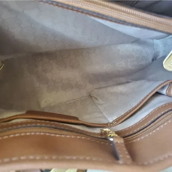 Michael Kors brown tote bag with wallet - Picture 10 of 11